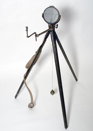 Heliograph used for reflecting a beam of sunlight in any direction